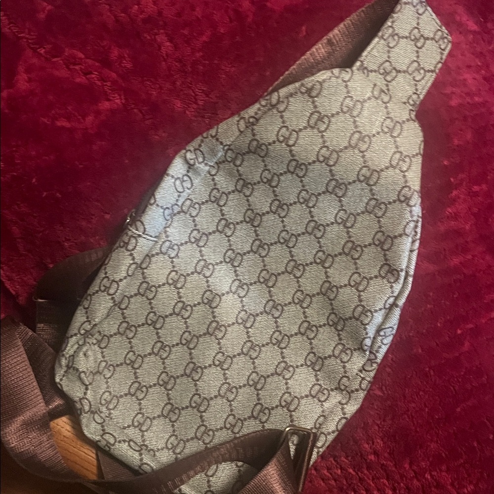 GD Sling Bag - Picture 2 of 3